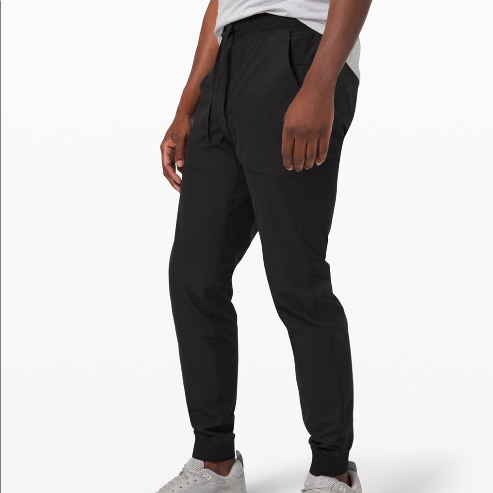 Lululemon Black Joggers (Size Small)